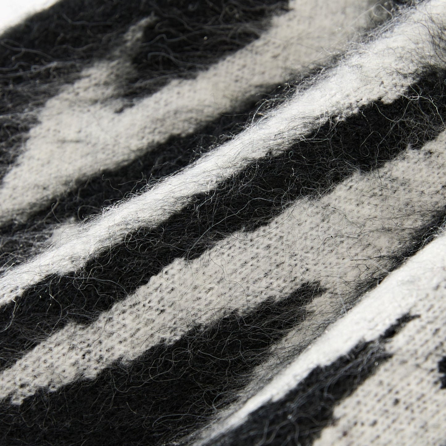 MOHAIR BEANIE BLACK