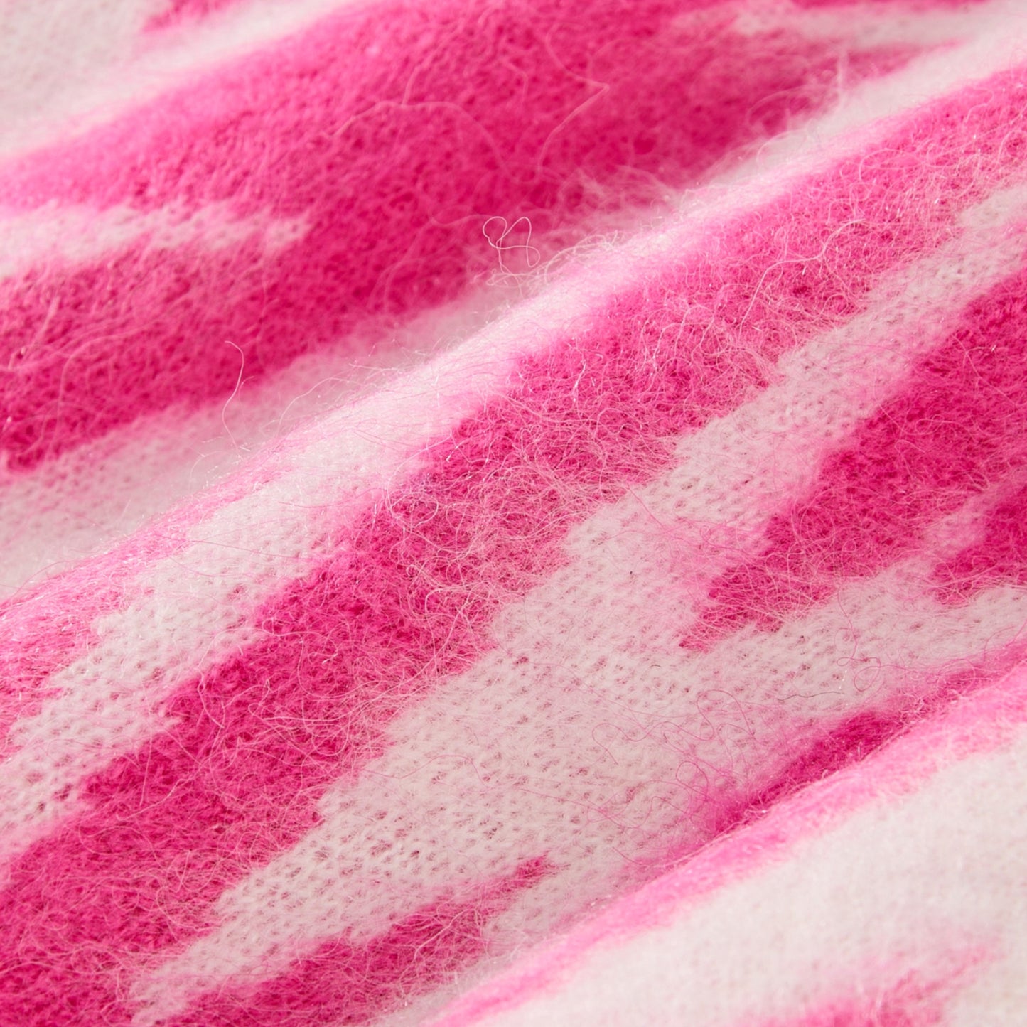 MOHAIR BEANIE PINK